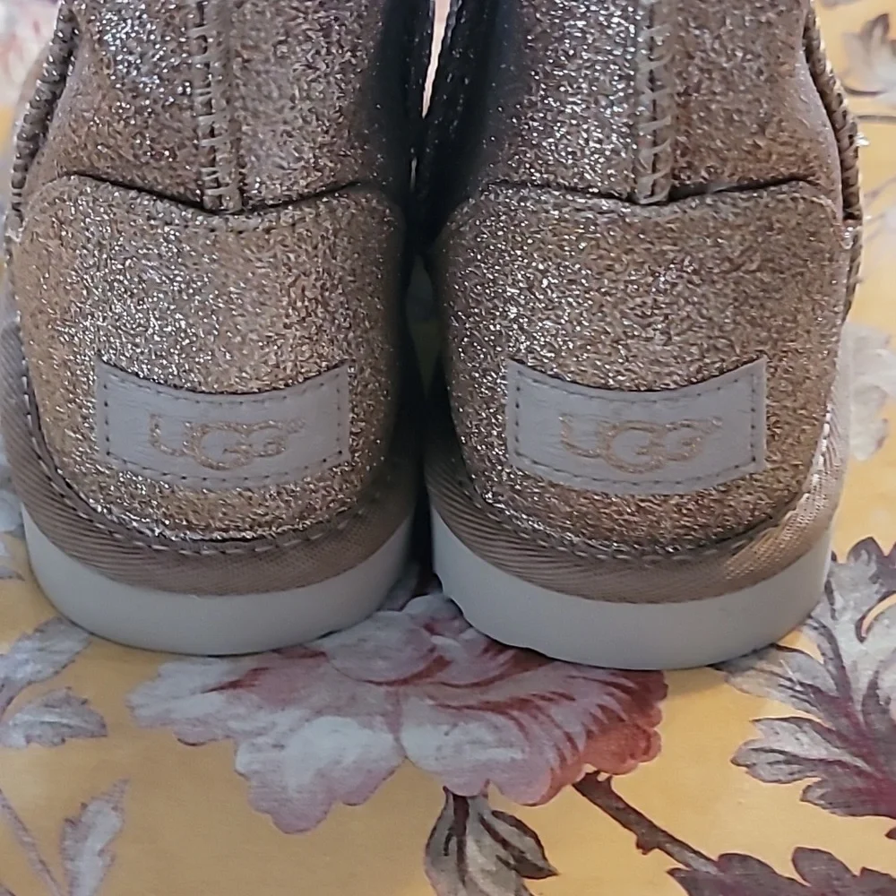 Girls Ugg Sparkly Gold Boots - Picture 3 of 5